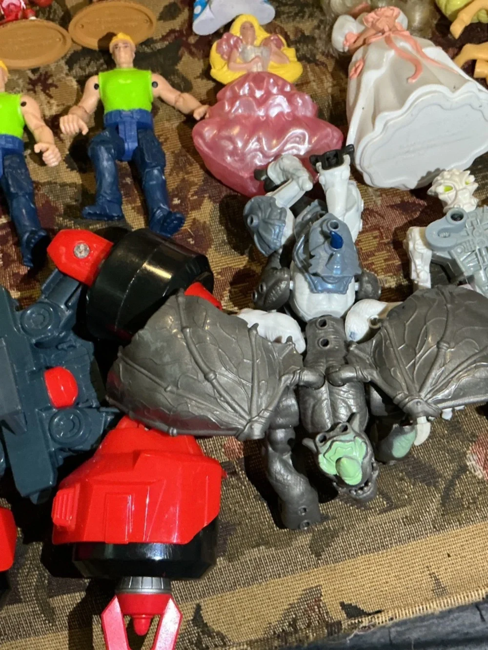 32 Miscellaneous small Toy lot with NBA Bionicle looney tune barbie and more